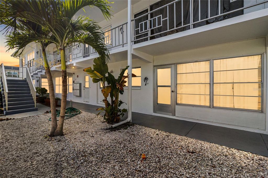 1221 DREW STREET B3, Clearwater, FL 33755