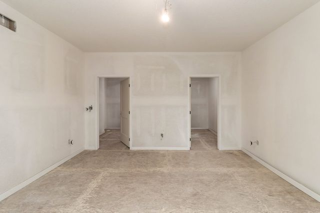 2391 N 10th Avenue E, Newton, IA 50208