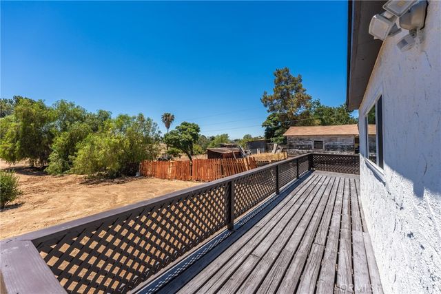 765 W County Line, Calimesa, CA 92320