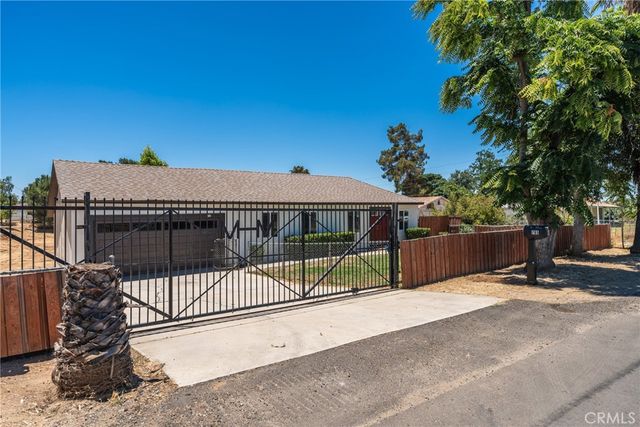 765 W County Line, Calimesa, CA 92320