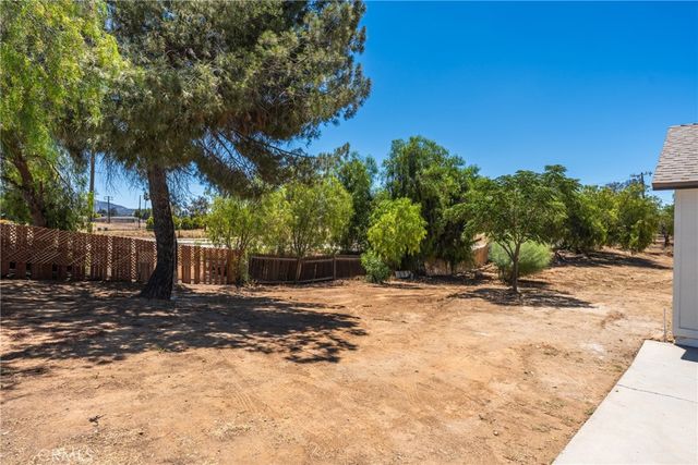 765 W County Line, Calimesa, CA 92320