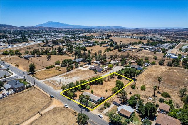 765 W County Line, Calimesa, CA 92320
