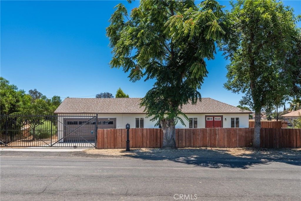 765 W County Line, Calimesa, CA 92320