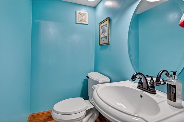 198 Dewey St, Edgewood, PA 15218