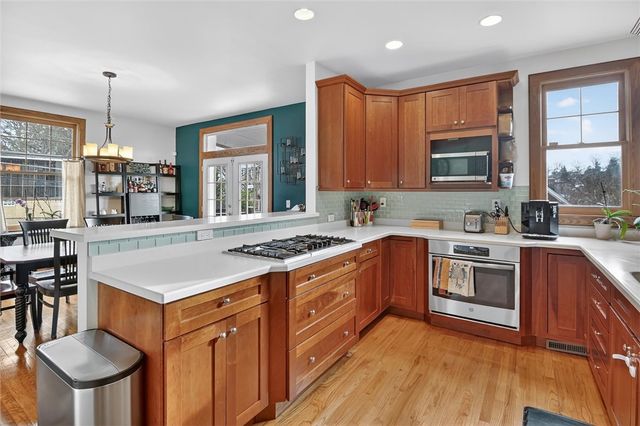 198 Dewey St, Edgewood, PA 15218