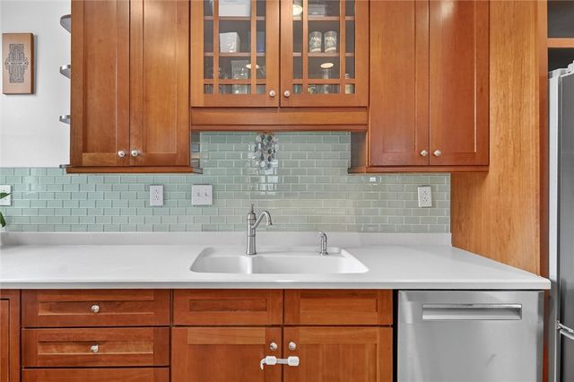 198 Dewey St, Edgewood, PA 15218