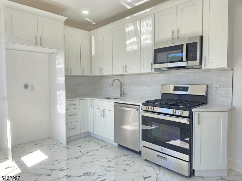 112 Arthur St, Linden City, NJ 07036 — photo 3