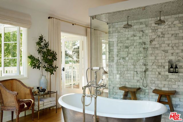5800 Valley Oak Drive, Los Angeles, CA 90068