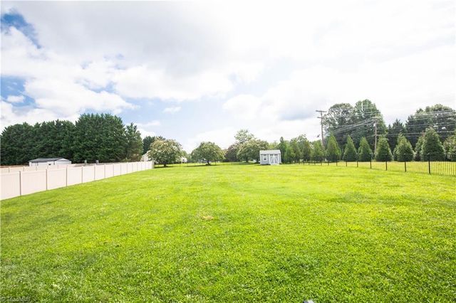 2231 Bethel Church Road, Kernersville, NC 27284