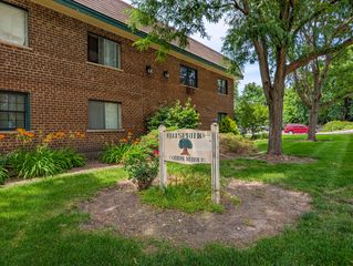 444 S Spring Road 12, Elmhurst, IL 60126