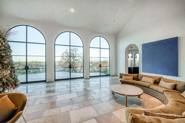 1530 W Moraga Road, Fresno, CA 93711