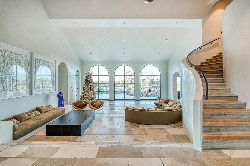 Image 2 of property listing at 1530 W Moraga Road, Fresno, CA 93711