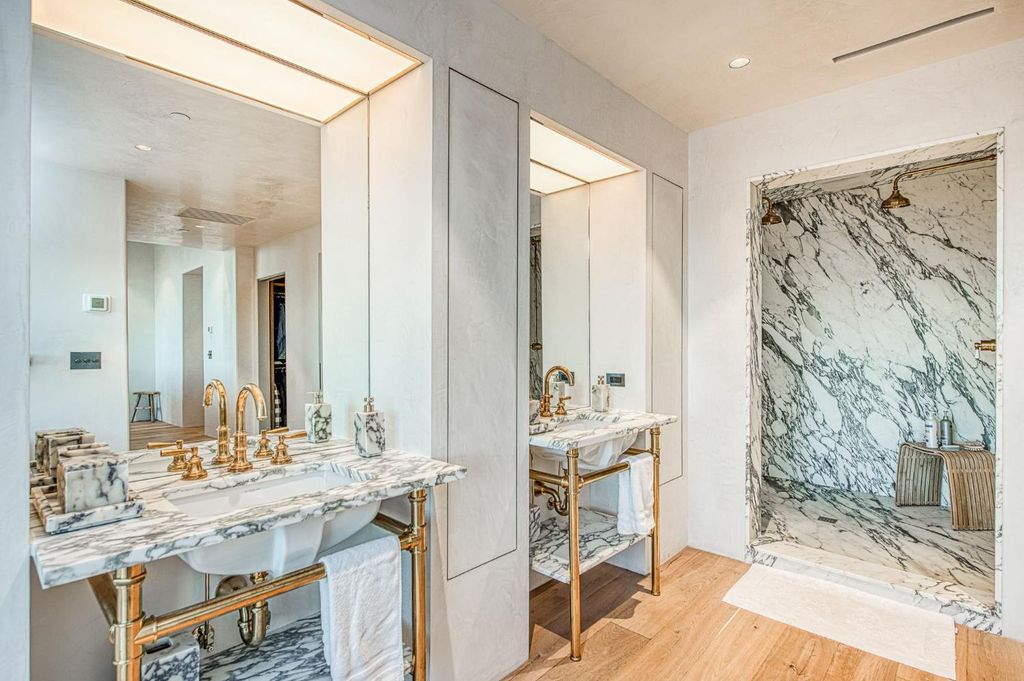 Image 9 of property listing at 1530 W Moraga Road, Fresno, CA 93711