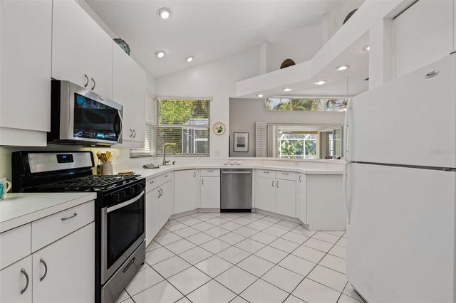 6427 BERKSHIRE PLACE, University Park, FL 34201