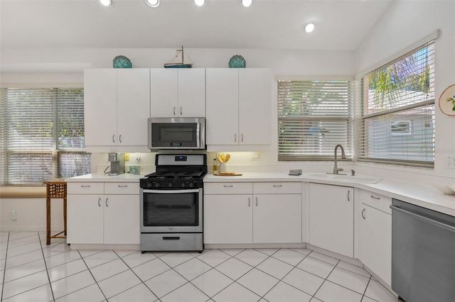 6427 BERKSHIRE PLACE, University Park, FL 34201