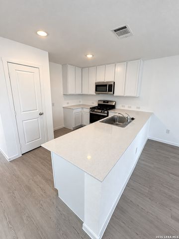 6430 DALI BND, San Antonio, TX 78263