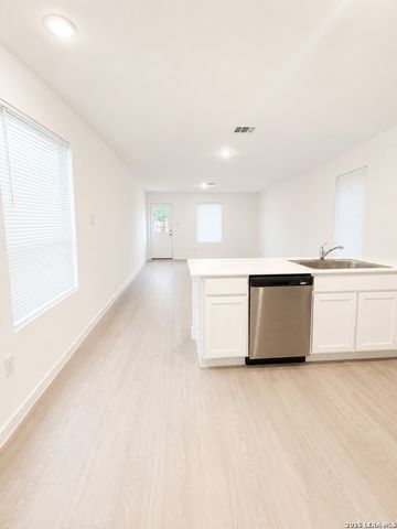 6430 DALI BND, San Antonio, TX 78263