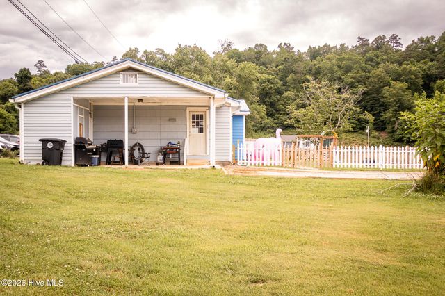 47 Hatchett Street, Murphy, NC 28906