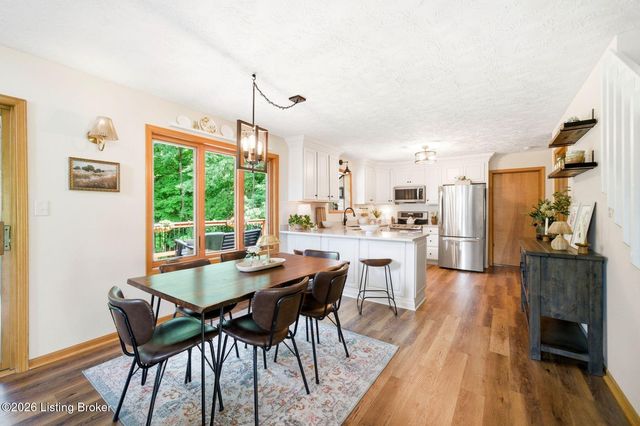 4811 Hickory Hollow Ln, Shepherdsville, KY 40165