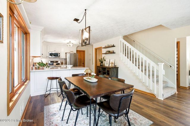4811 Hickory Hollow Ln, Shepherdsville, KY 40165