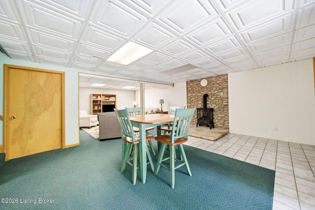 4811 Hickory Hollow Ln, Shepherdsville, KY 40165