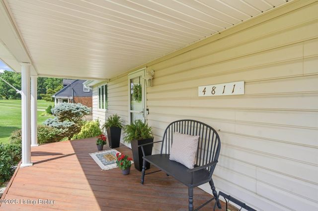 4811 Hickory Hollow Ln, Shepherdsville, KY 40165