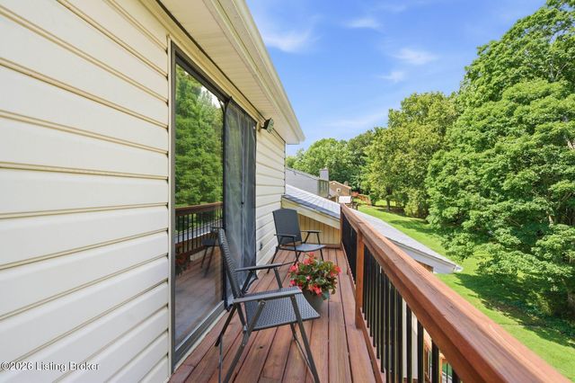 4811 Hickory Hollow Ln, Shepherdsville, KY 40165