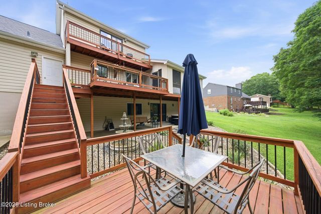 4811 Hickory Hollow Ln, Shepherdsville, KY 40165