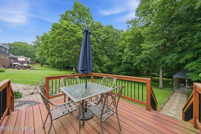 4811 Hickory Hollow Ln, Shepherdsville, KY 40165