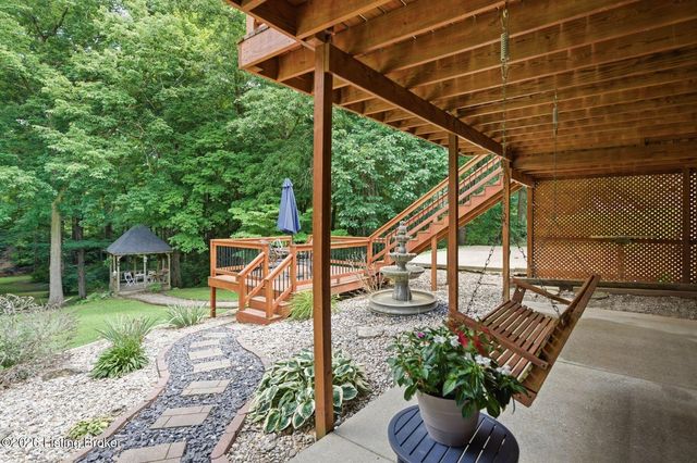 4811 Hickory Hollow Ln, Shepherdsville, KY 40165