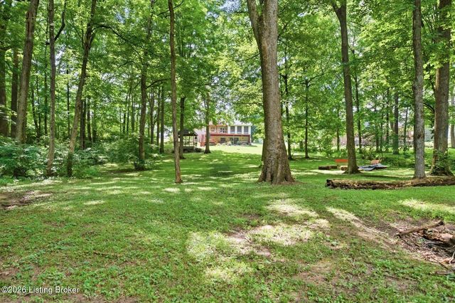 4811 Hickory Hollow Ln, Shepherdsville, KY 40165