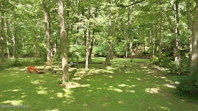 4811 Hickory Hollow Ln, Shepherdsville, KY 40165