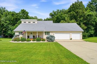 4811 Hickory Hollow Ln, Shepherdsville, KY 40165