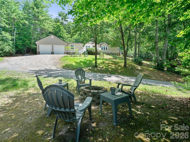 201 Franklin Village Road, Spruce Pine, NC 28777