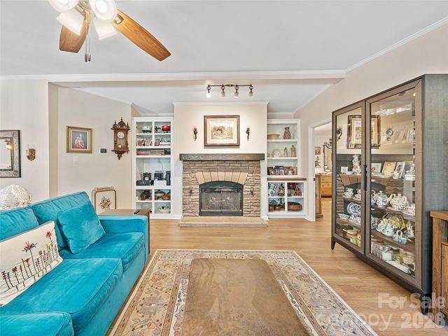 201 Franklin Village Road, Spruce Pine, NC 28777