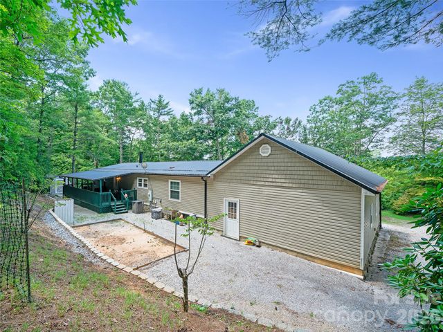 201 Franklin Village Road, Spruce Pine, NC 28777