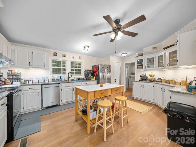 201 Franklin Village Road, Spruce Pine, NC 28777
