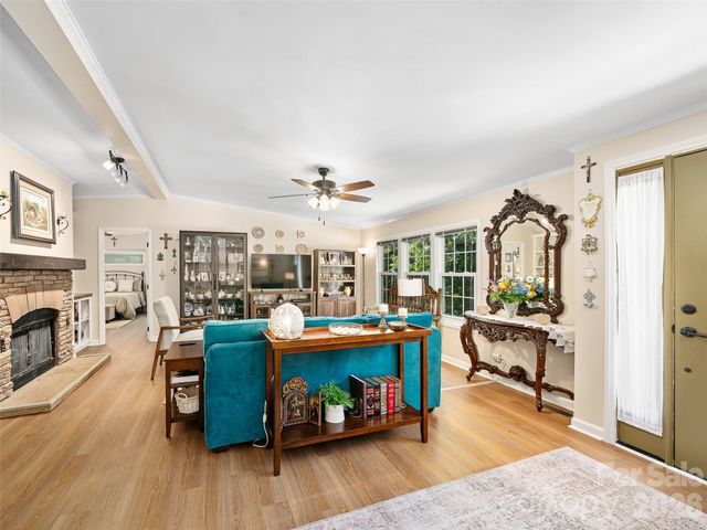201 Franklin Village Road, Spruce Pine, NC 28777