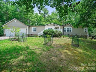 201 Franklin Village Road, Spruce Pine, NC 28777
