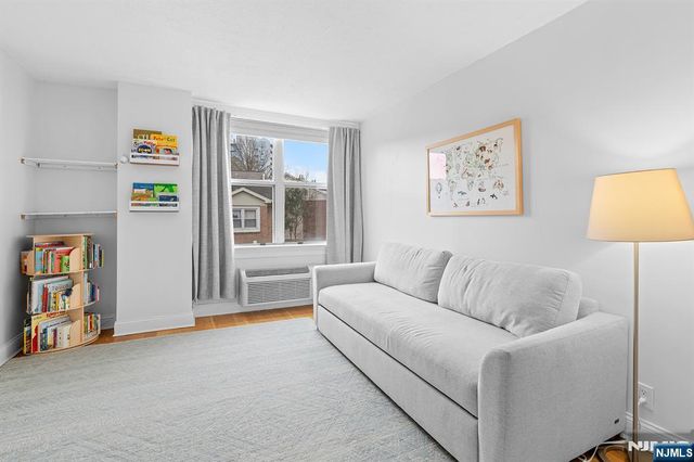 100 Grand Cove Way 3A, Edgewater, NJ 07020