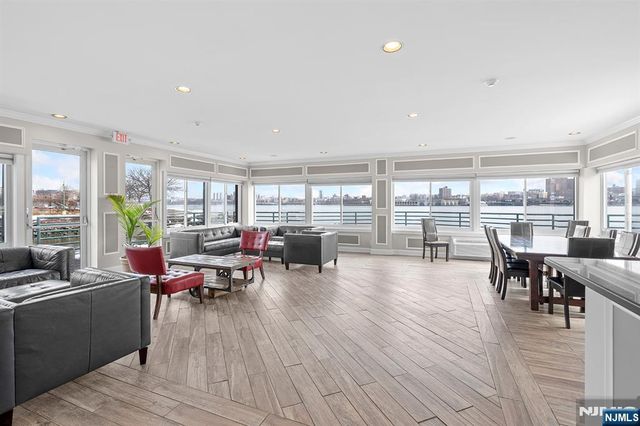 100 Grand Cove Way 3A, Edgewater, NJ 07020