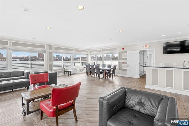 100 Grand Cove Way 3A, Edgewater, NJ 07020