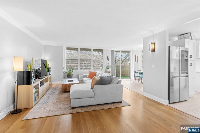 100 Grand Cove Way 3A, Edgewater, NJ 07020