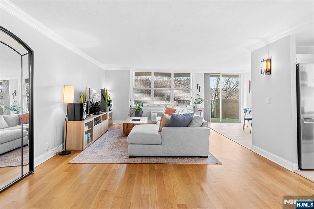 100 Grand Cove Way 3A, Edgewater, NJ 07020