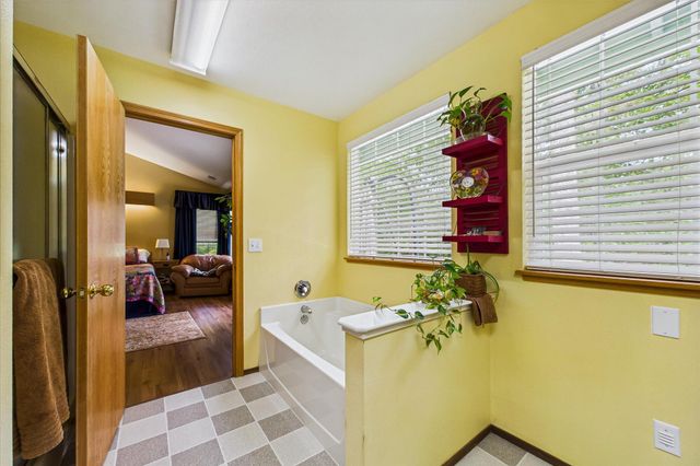 1503 Hidden Fox Lane, Mckinleyville, CA 95519