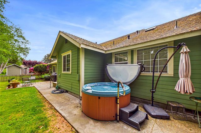 1503 Hidden Fox Lane, Mckinleyville, CA 95519