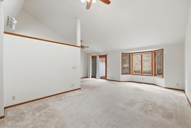 1004 ARBOR RIDGE Circle, Council Bluffs, IA 51503