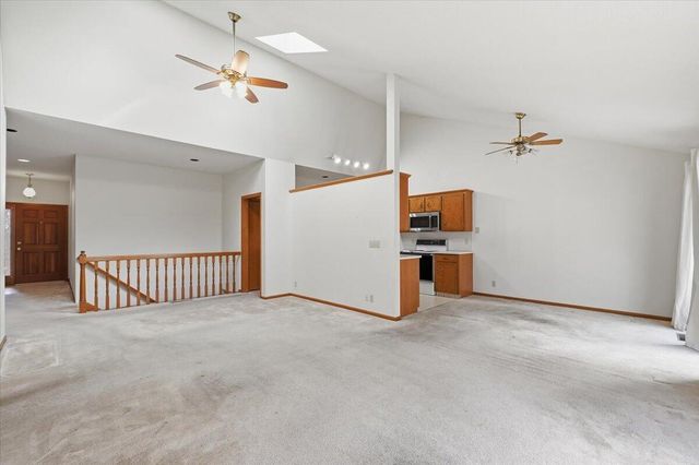 1004 ARBOR RIDGE Circle, Council Bluffs, IA 51503