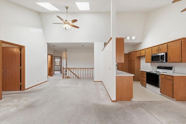 1004 ARBOR RIDGE Circle, Council Bluffs, IA 51503