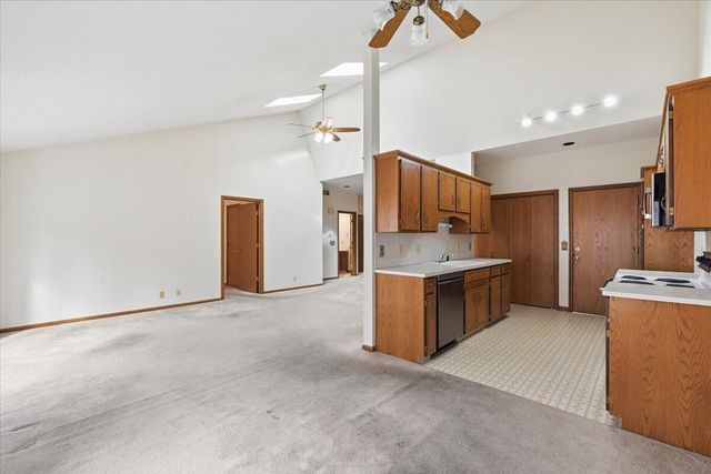 1004 ARBOR RIDGE Circle, Council Bluffs, IA 51503